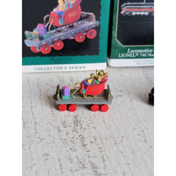 Hallmark miniature train stock flatbed cart ornament Xmas set - Picture 3 of 5